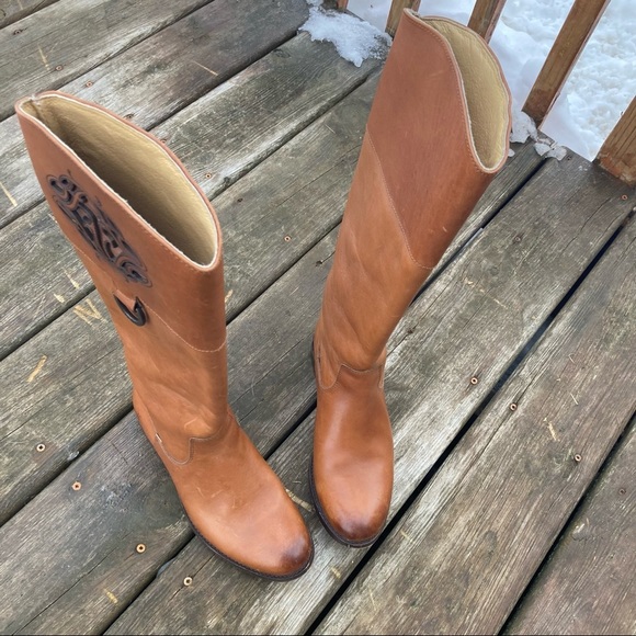 Frye Melissa Logo Embossed Leather Boot - Picture 9 of 10